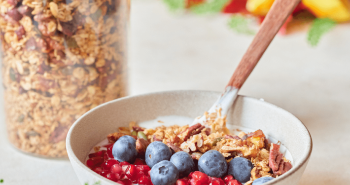 Christmas spiced toasted muesli | Second Nature Guides
